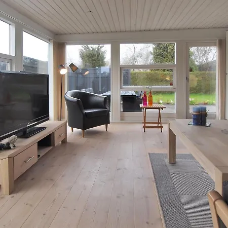 Сasa de vacaciones Mena - 200m From The Sea By Interhome *