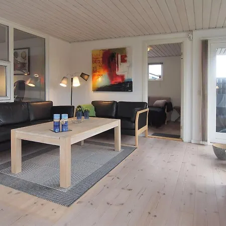 Mena - 200m From The Sea By Interhome *